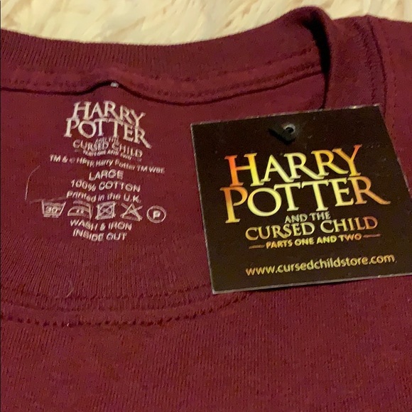 Harry Potter & the Cursed Child Gryffindor T-Shirt - Picture 3 of 6